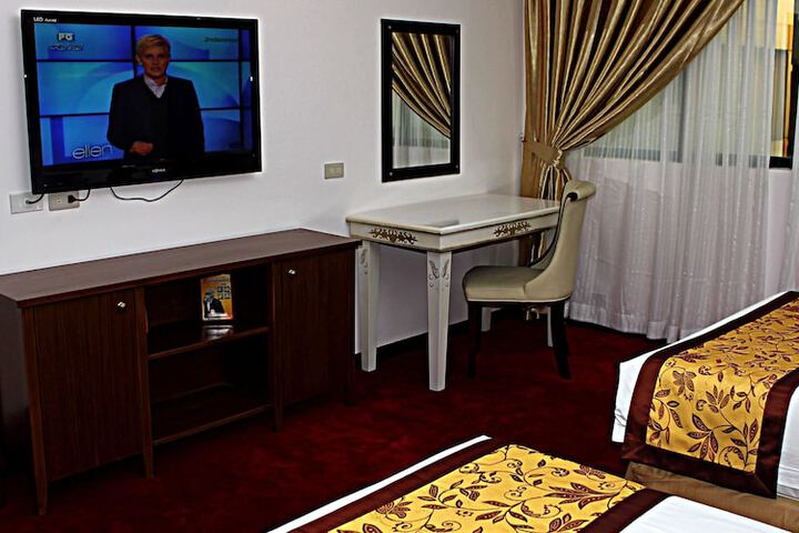 Room 20 of 172