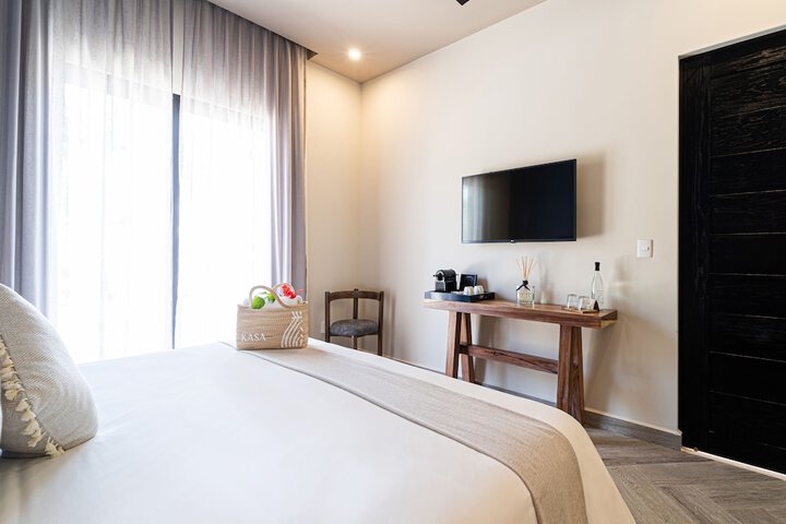 Room 9 of 37