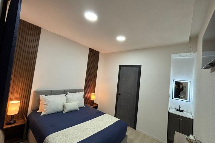 Room 9 of 25