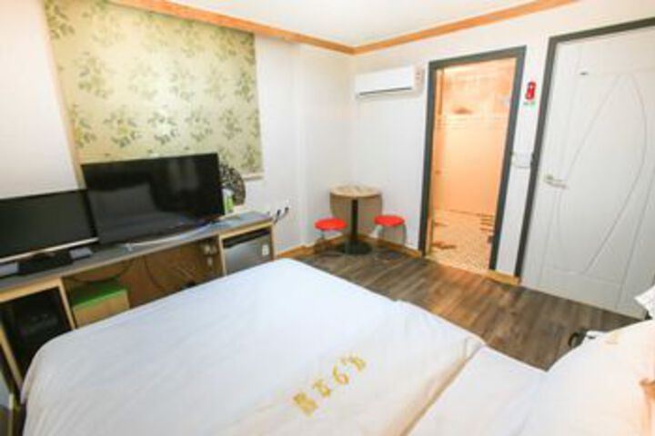 Room 21 of 37