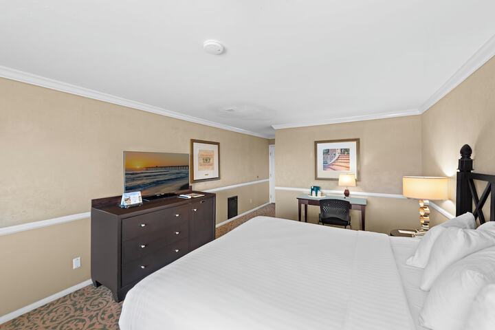 Room 14 of 76