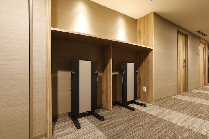 Ballroom/Hall 83 of 90