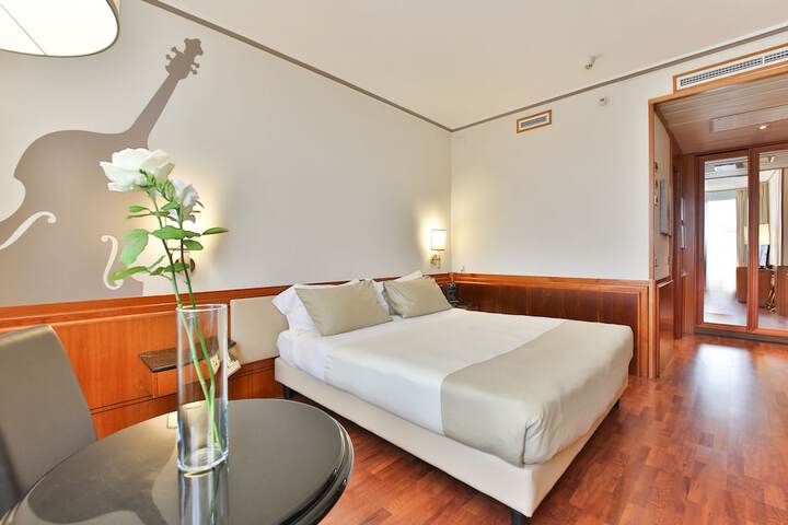Room 20 of 79
