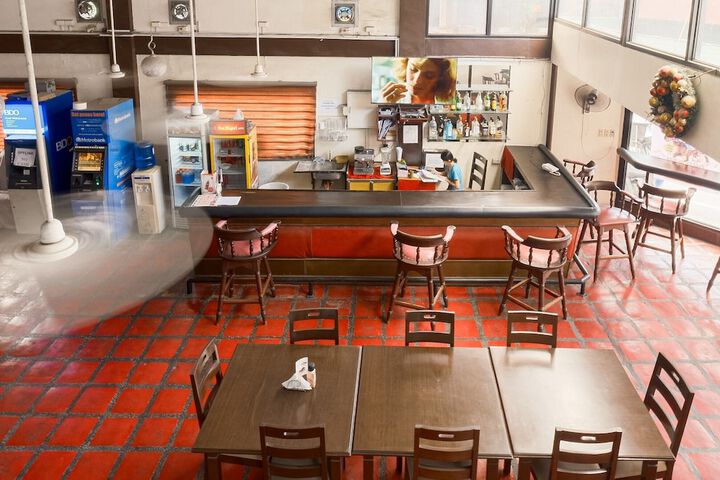 Dining 55 of 62
