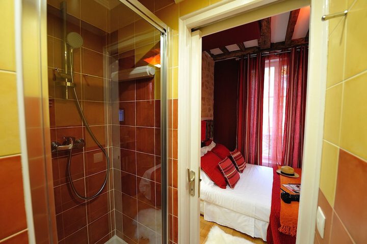 Room 619 of 648