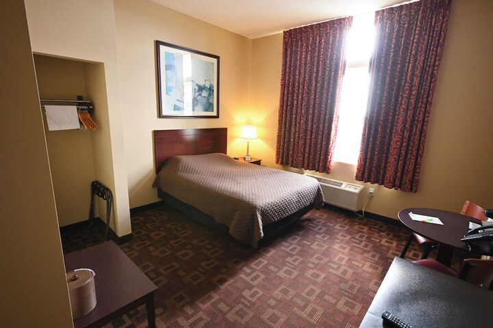 Room 11 of 49