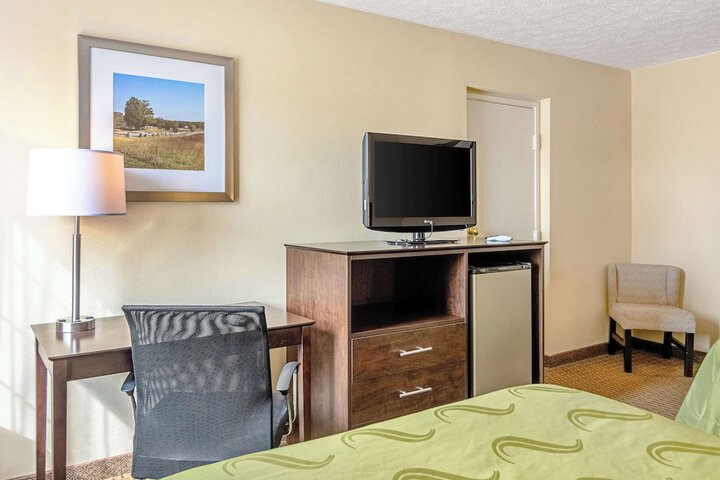 2 Double Beds (4 of 6)