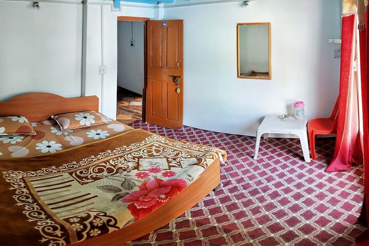 Room 2 of 17