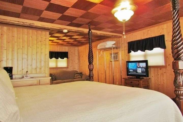 Room 4 of 59