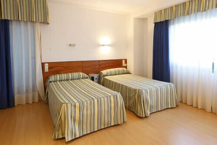 Room 4 of 20