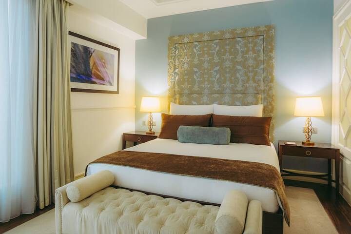 Room 16 of 208