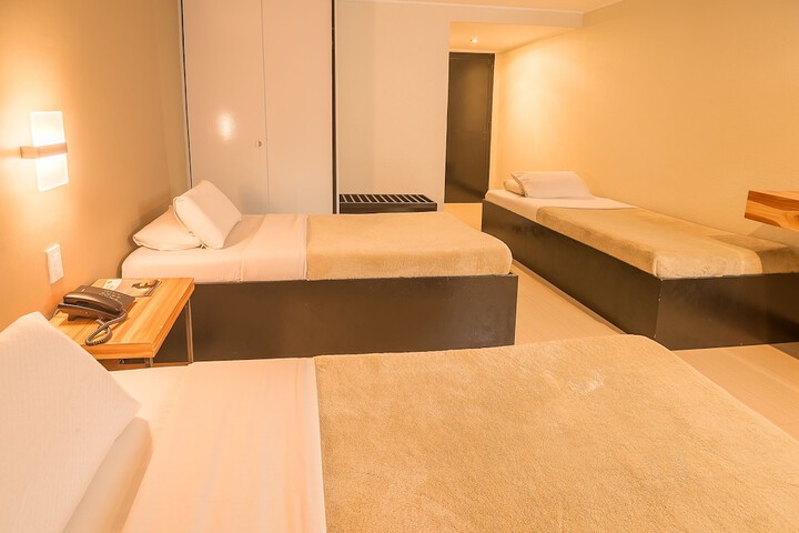 Room 5 of 44