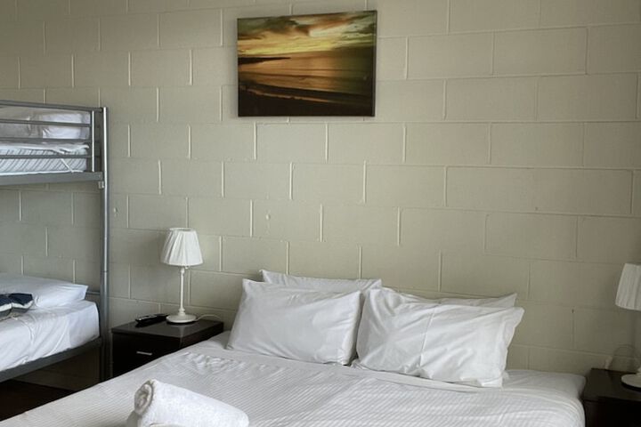 Room 8 of 110