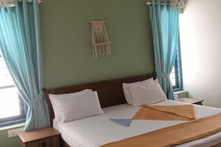Room 2 of 11