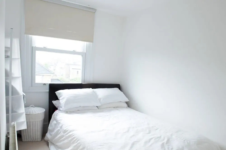 Room 4 of 13