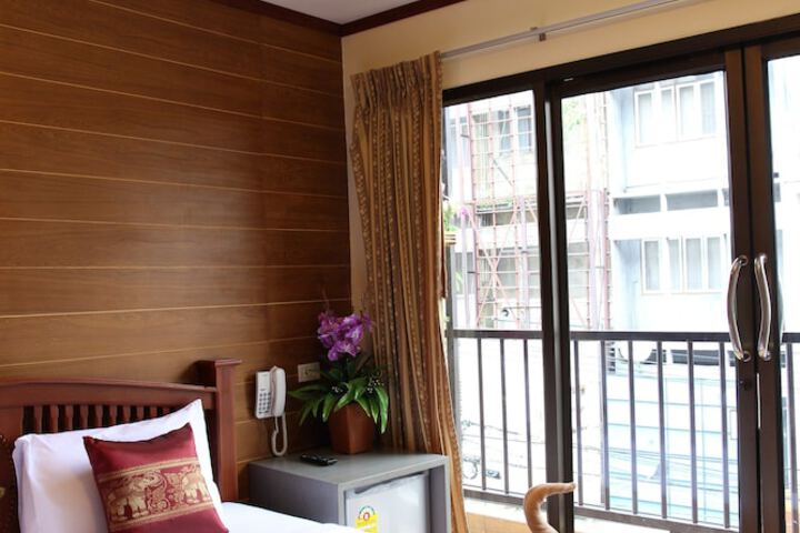 Room 14 of 37