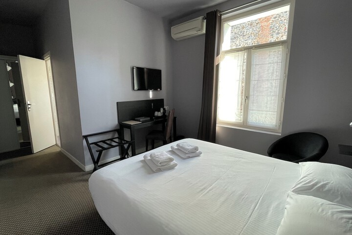 Room 33 of 38