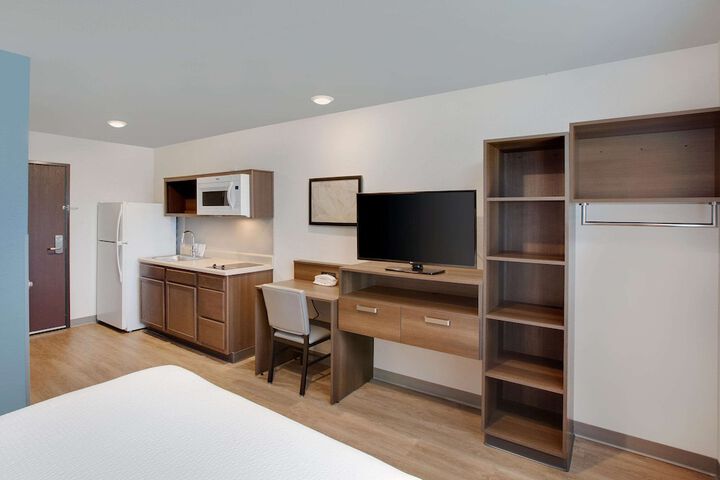 1 Queen Bed (14 of 14)