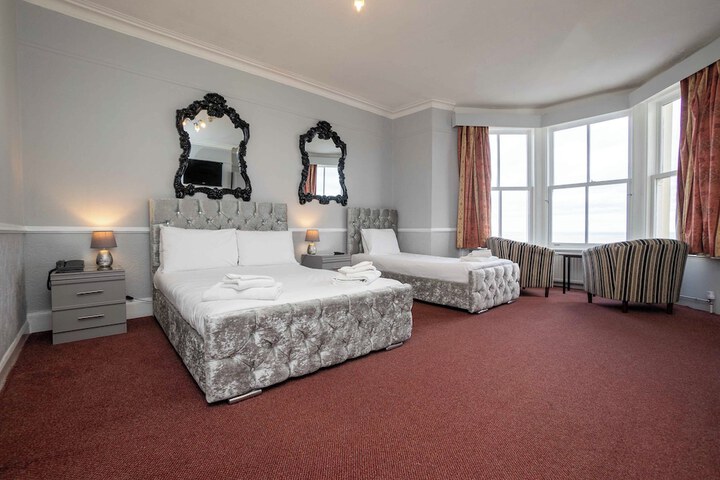 Room 13 of 74
