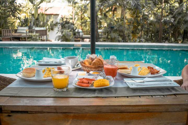 Breakfast/Coffee Service 175 of 196