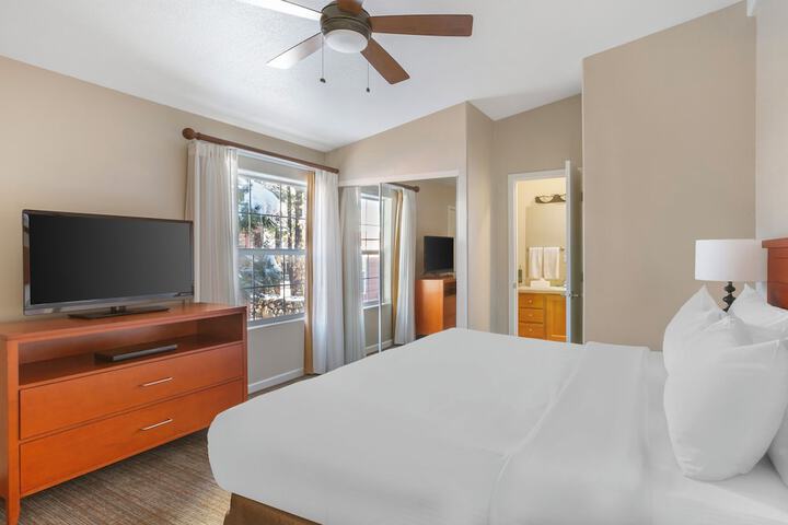 Room 4 of 24