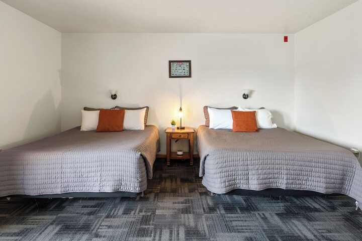 Room 40 of 154