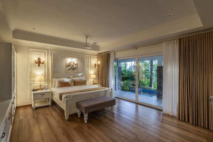 Room 4 of 56