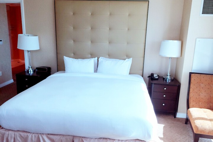 Room 12 of 72
