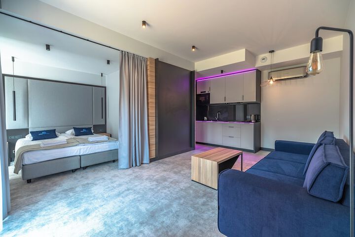 Room 43 of 136