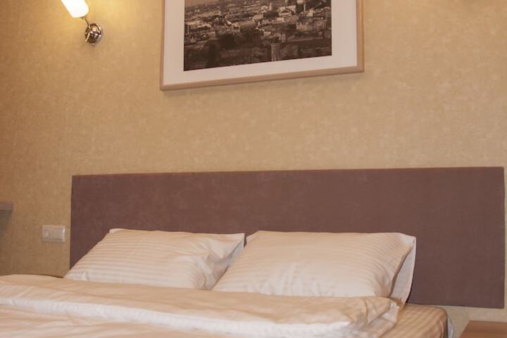 Room 5 of 21