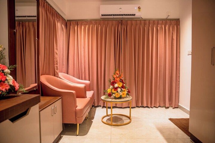 Room 27 of 76