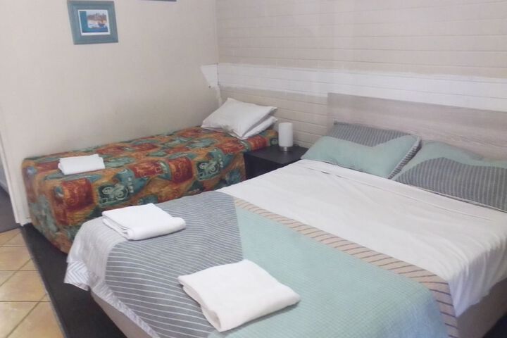 Room 11 of 34