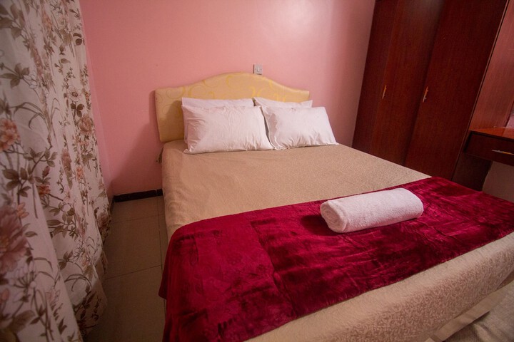 Room 27 of 90