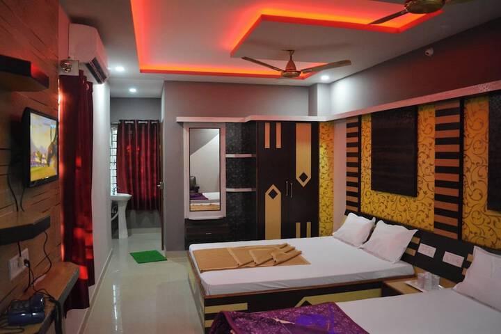 Room 12 of 23