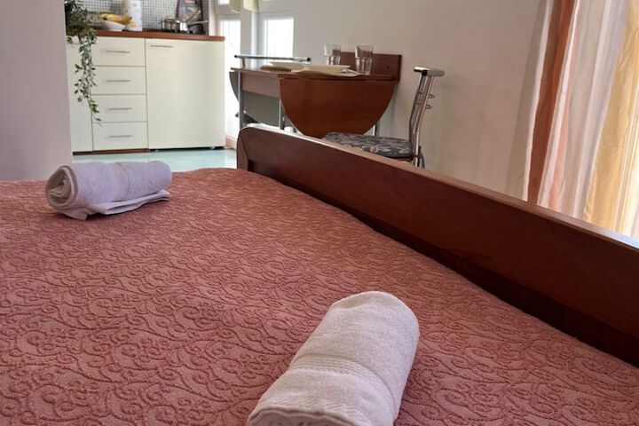 Room 6 of 46