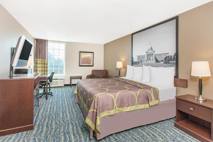 1 King Bed (6 of 10)