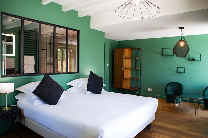 Room 28 of 71