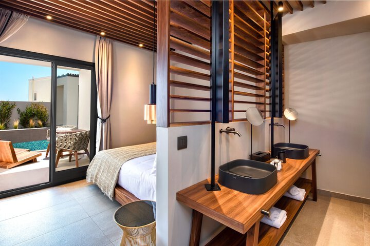 Room 3 of 37