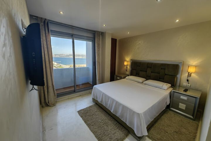 Room 44 of 404