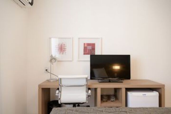 Room 7 of 8