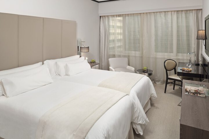 Room 27 of 172