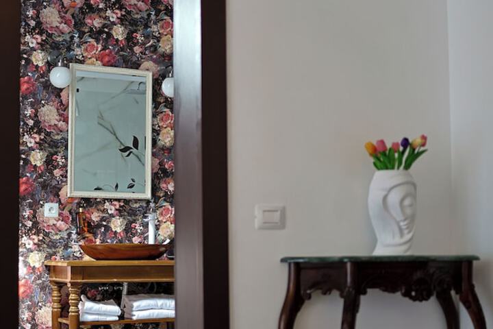 Room 52 of 70