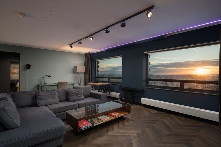 Room 10 of 56