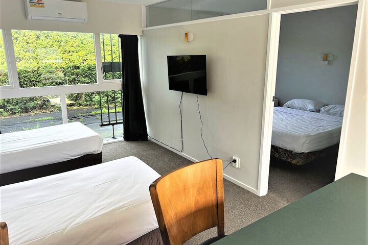 Room 14 of 24