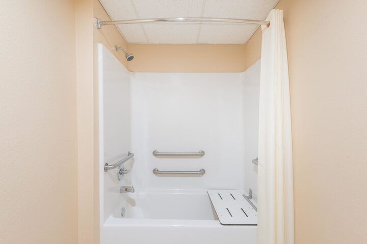 Queen Bed Accessible (2 of 8)