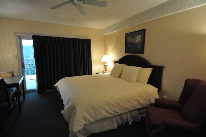 Room 3 of 34