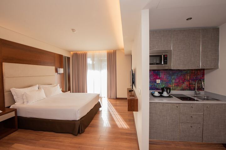 Room 25 of 83