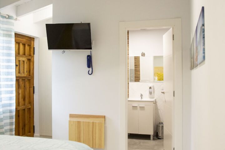 Room 80 of 164