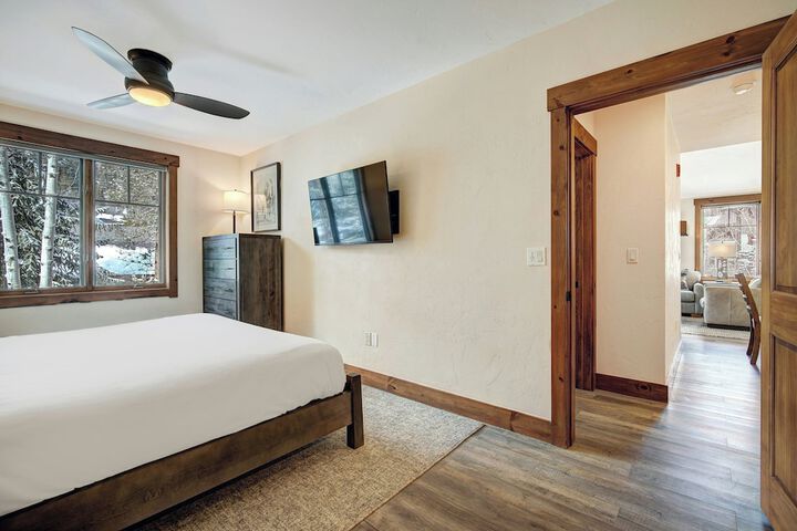 Room 40 of 180