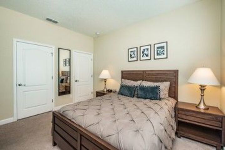 Room 13 of 27